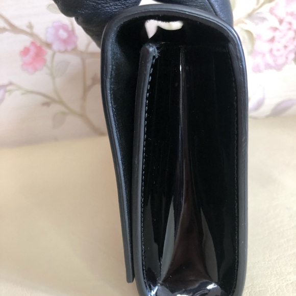 SOLD Authentic YSL Saint Laurent Cassandre Clutch - Picture 5 of 8
